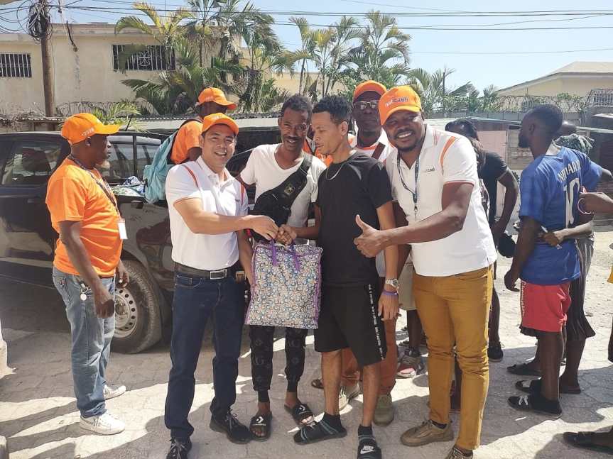 La Natcom distribue des kits alimentaires à Morne&nbsp;Lazarre